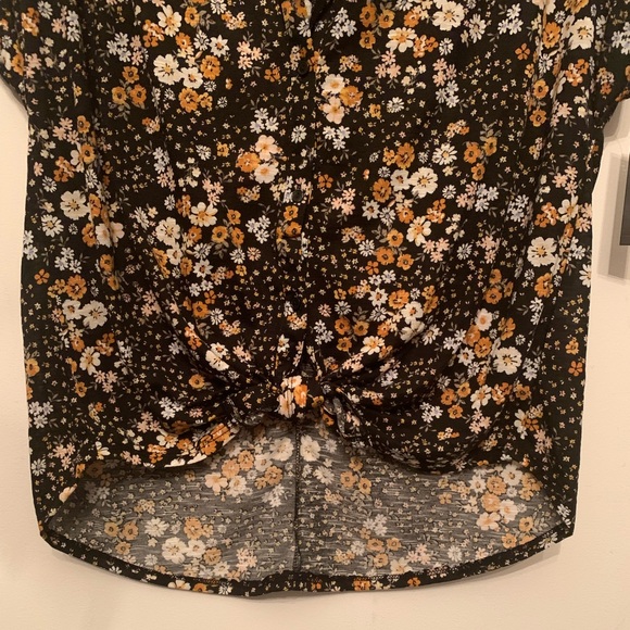 No Boundaries black/multi colored blouse. Size XL (15-17) - Picture 4 of 9